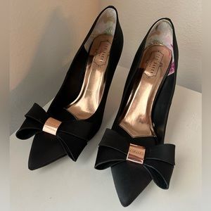 Ted Baker Skalett Black Satin Bow Pointed Toe Stiletto Pump Shoes Size 40.5